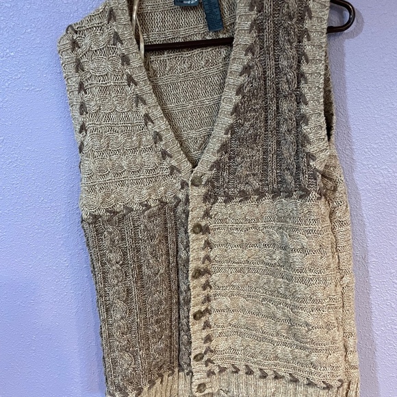 Patchwork sweater vest with button - Picture 1 of 3